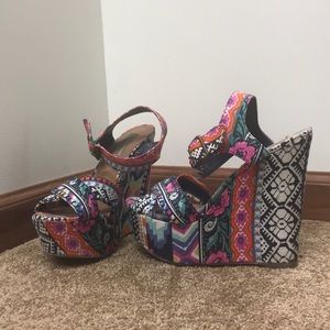 Steve Madden colorful print wedges